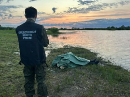 Следователи следственного комитета устанавливают обстоятельства смерти жителя Старорусского района