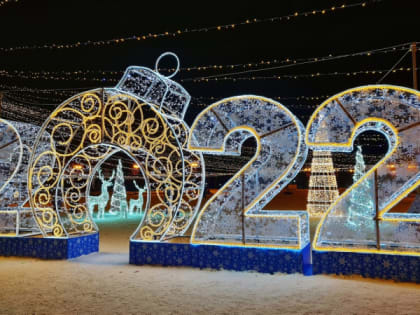 Неделя в сети: суета вокруг ёлки и поезд Деда Мороза