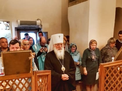 Митрополит Лев совершил Литургию в праздник Рождества Богородицы