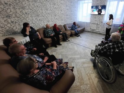 Проживающие стационарного отделения социального обслуживания граждан в предверии Нового года отправились в одну из самых главных достопримечательностей России, в главную резиденцию