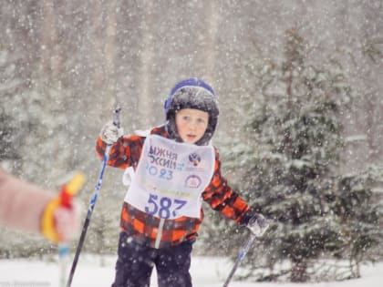В Окуловке состоялся центральный старт «Лыжни России» в регионе