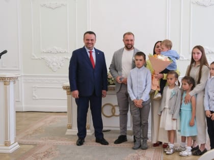 Супруги Шалаевы, воспитывающие девять детей, стали победителями регионального этапа конкурса «Семья года»