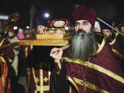 Ковчег с мощами великомученика Георгия Победоносца прибыл в Старую Руссу