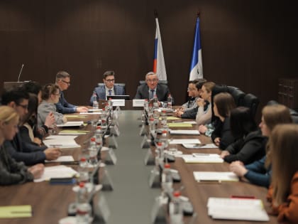 Молодежный парламент обсудил вопросы патриотического воспитания в регионе