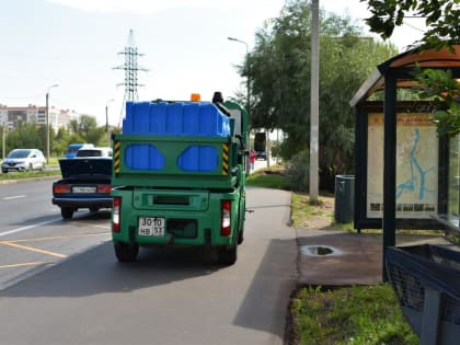 Специалисты "Городского хозяйства" оперативно устраняют акты вандализма на остановочных комплексах
