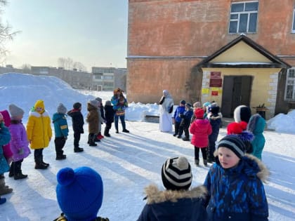Познавательно-игровая программа "Масленица-блинница, весы именинница"