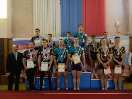 Новгородский акробат Павел Андреев выиграл чемпионат России