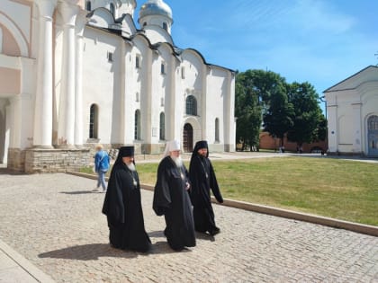 Архиереи епархии приняли участие в церемонии вручения новгородцам государственных наград