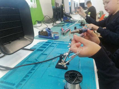 Студент НовГУ разработал конструктор, из которого можно собрать любое устройство