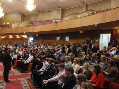 Благочинный Новгородского округа поздравил участников с открытием Международного конкурса юных пианистов