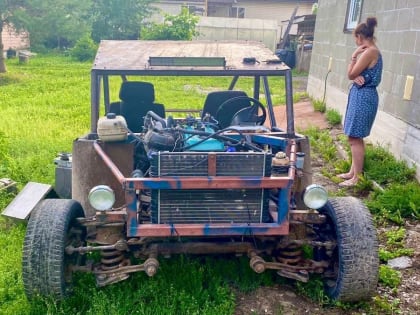 В деревне Сырково подросток ездил на самодельном автомобиле