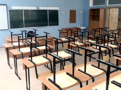 Почти 40 классов в Великом Новгороде закрыты на карантин, но не из-за ковида