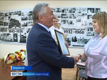 Председатель Новгородской областной думы Юрий Бобрышев посетил Боровичскую ЦРБ, в которой завершился режим работы ковидного госпиталя