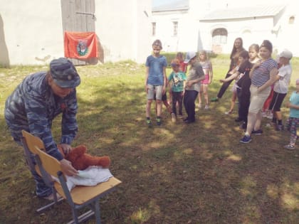 Для воспитанников воскресной школы в Новгороде провели «Зарницу»