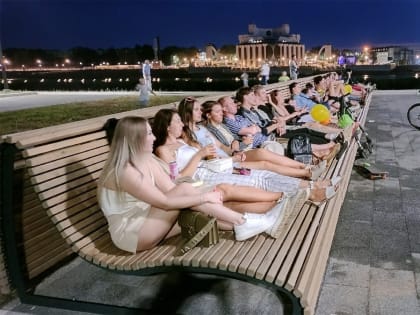 На набережной Невского в Великом Новгороде включили фонтан