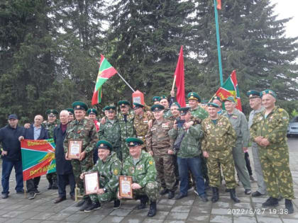 Юрий Чермашенцев вручил Почетные грамоты Думы новгородским пограничникам