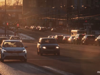 Водители могут предъявлять права инспекторам ГИБДД электронно в приложении Госуслуги Авто
