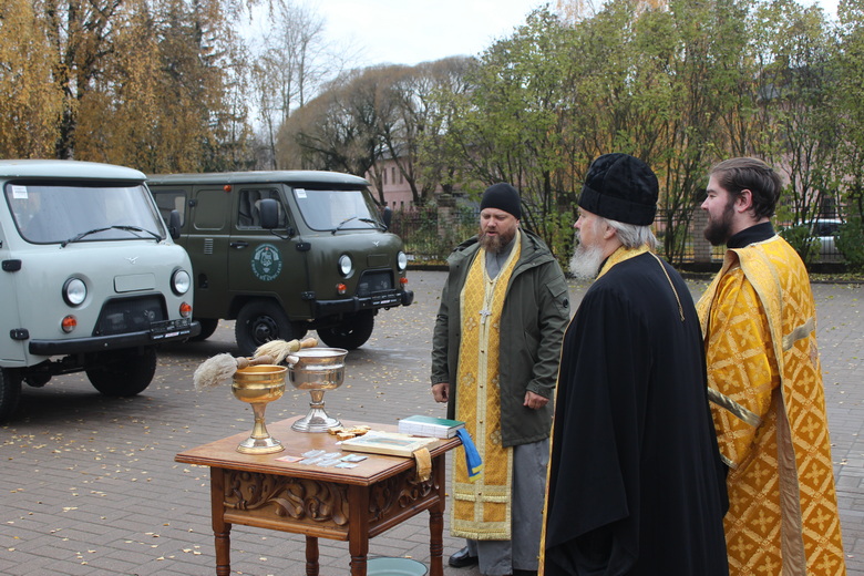 освящение машины в церкви