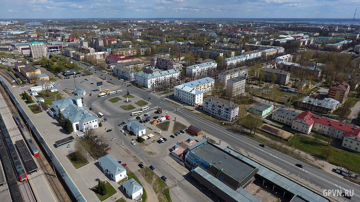 Проспекты великого новгорода. Вокзальная площадь Великий Новгород. Великий Новгород Центральная улица. Привокзальная площадь Великий Новгород. Великий Новгород улицы центр.