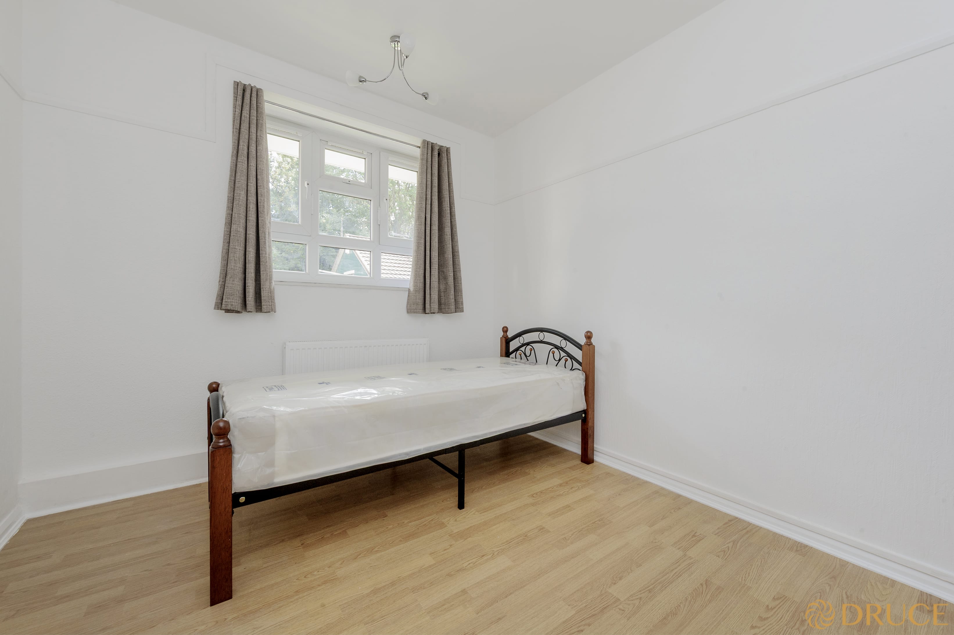 2 thackeray ct-9636.jpg