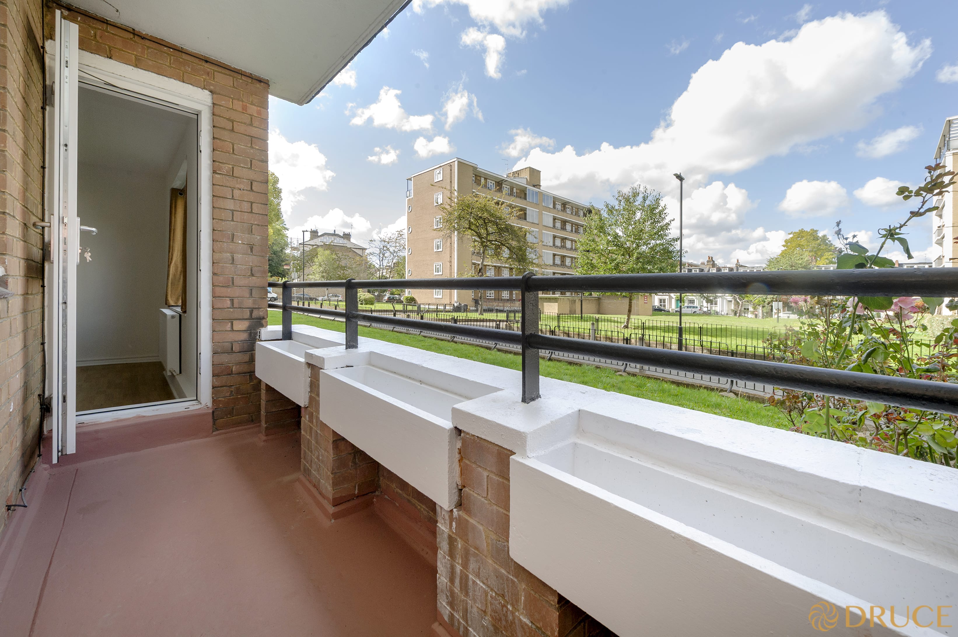 2 thackeray ct-9631.jpg