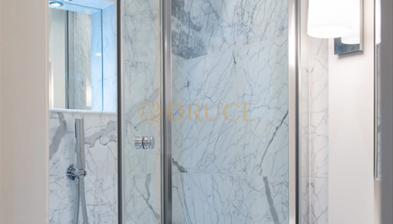 Flat 8, 161 Fulham Road 7.jpg