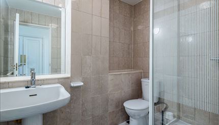 Penthous b,Strathmore Court  10.jpg