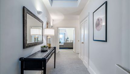 Penthous b,Strathmore Court  11.jpg