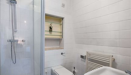 Penthous b,Strathmore Court  12.jpg