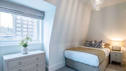 Penthous b,Strathmore Court  9.jpg