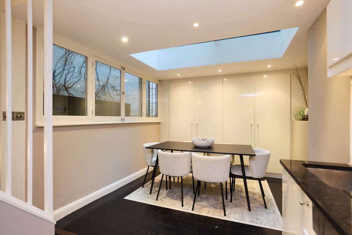 3 Uxbridge St 3.jpeg