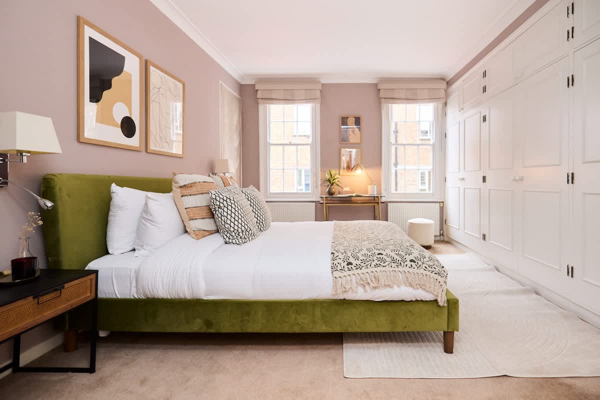 3 Uxbridge St 4.jpeg