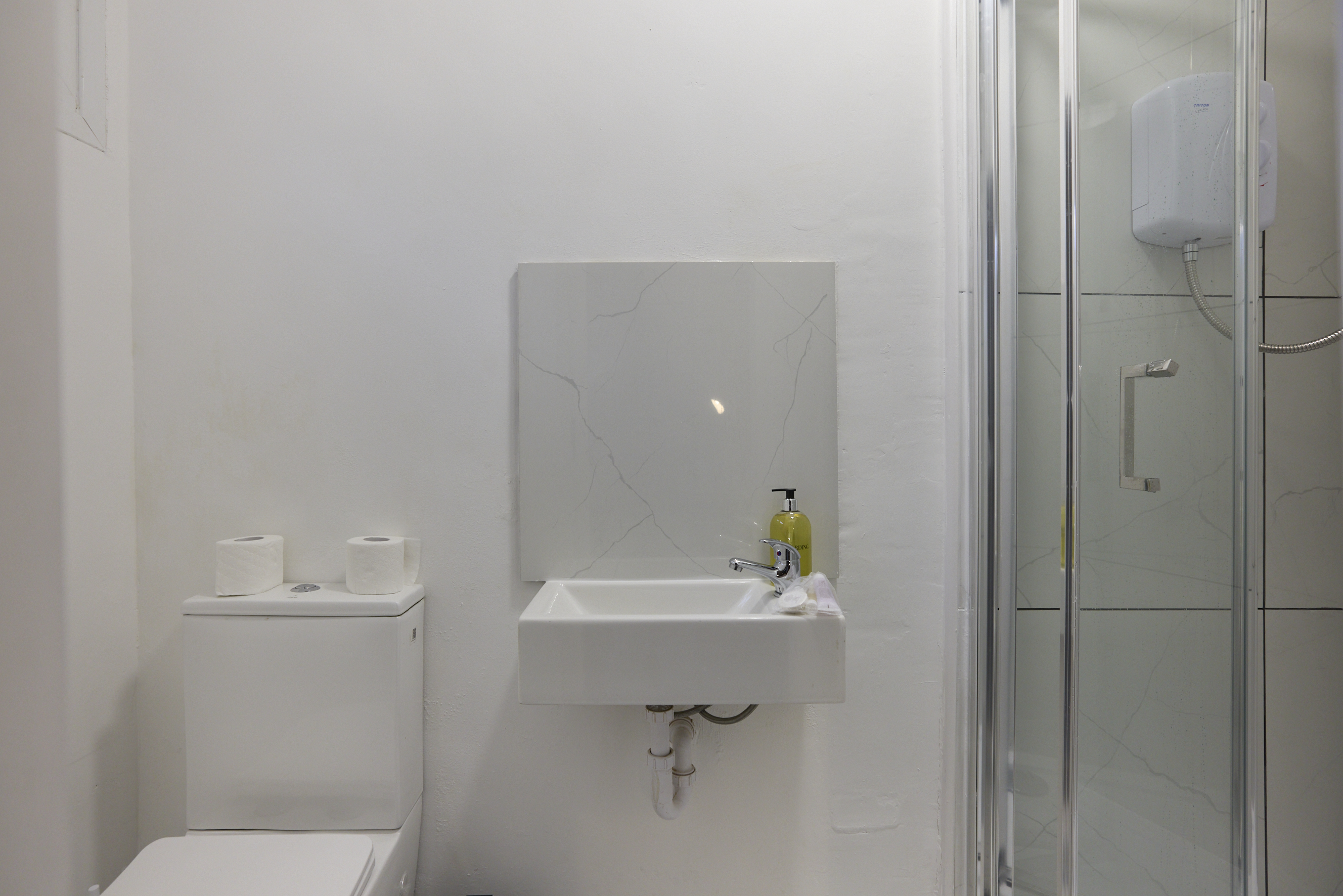 LN RAV 16 BEDROOM 2_032.jpg