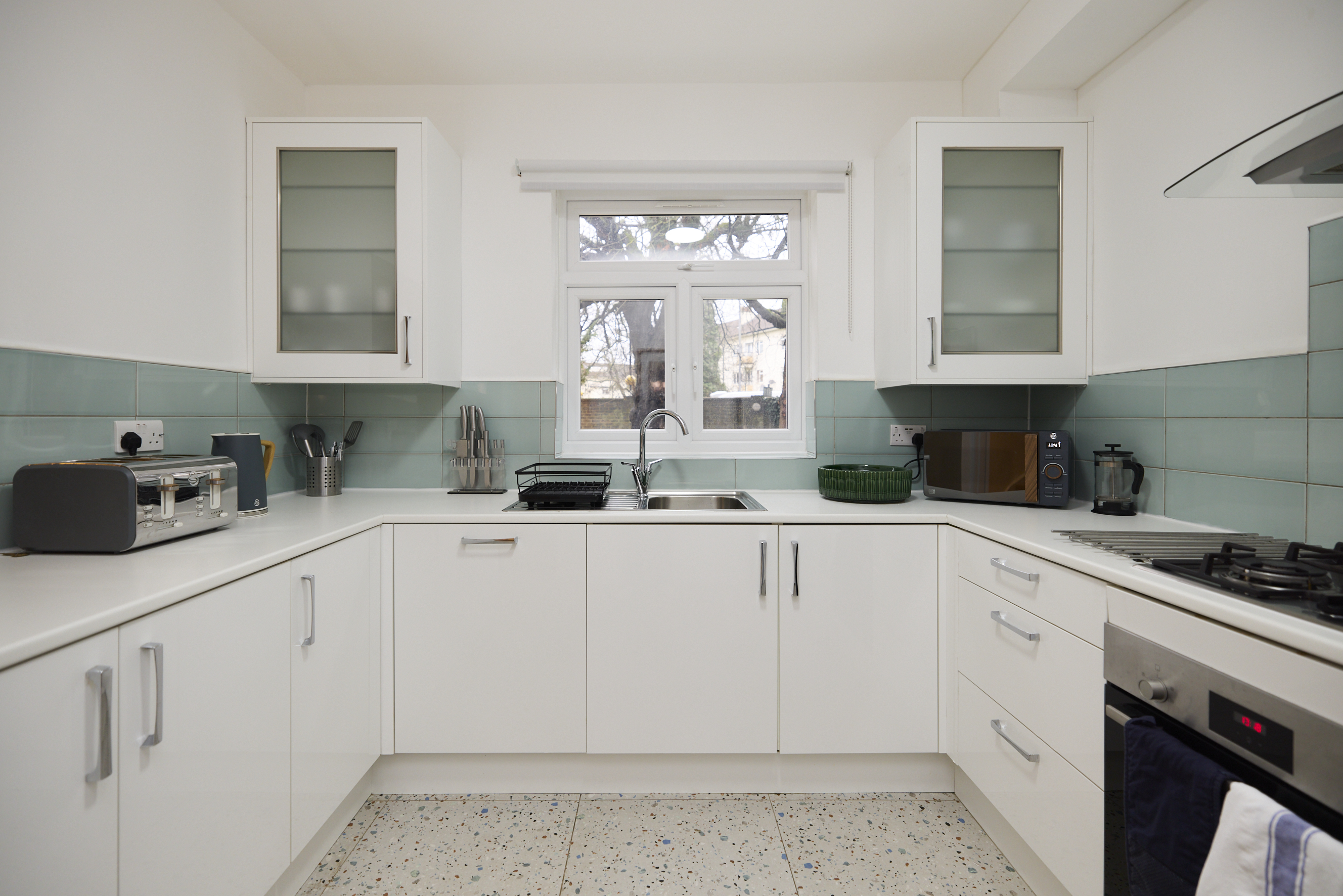 LN RAV 16 KITCHEN_015.jpg