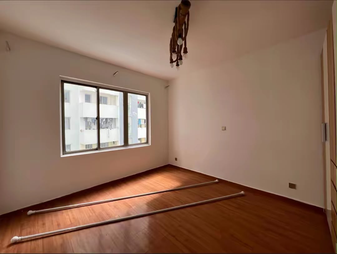 1 bedroom with a closed kitchen and a swimming pool in kileleshwa