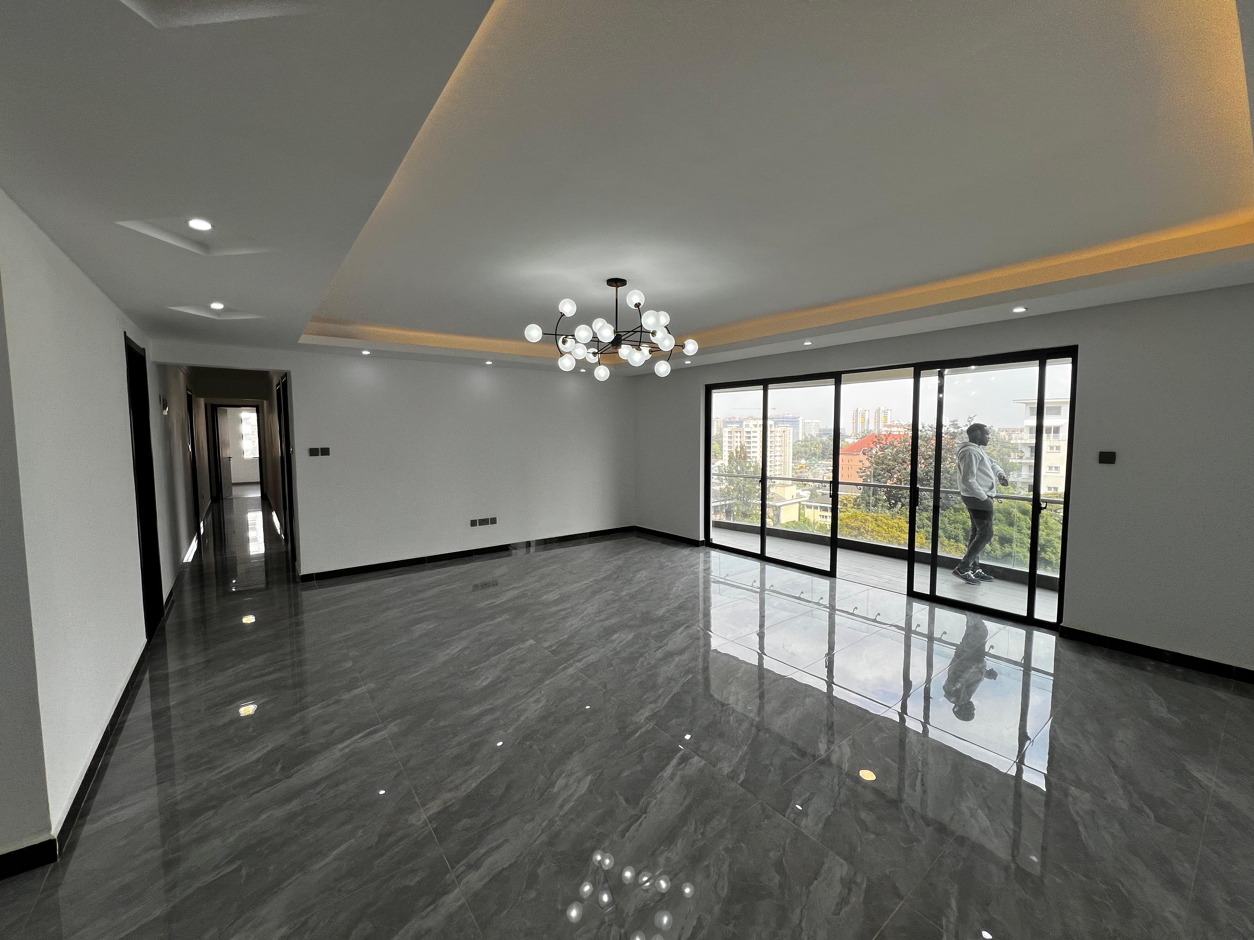 4 bedroom plus sq apartment