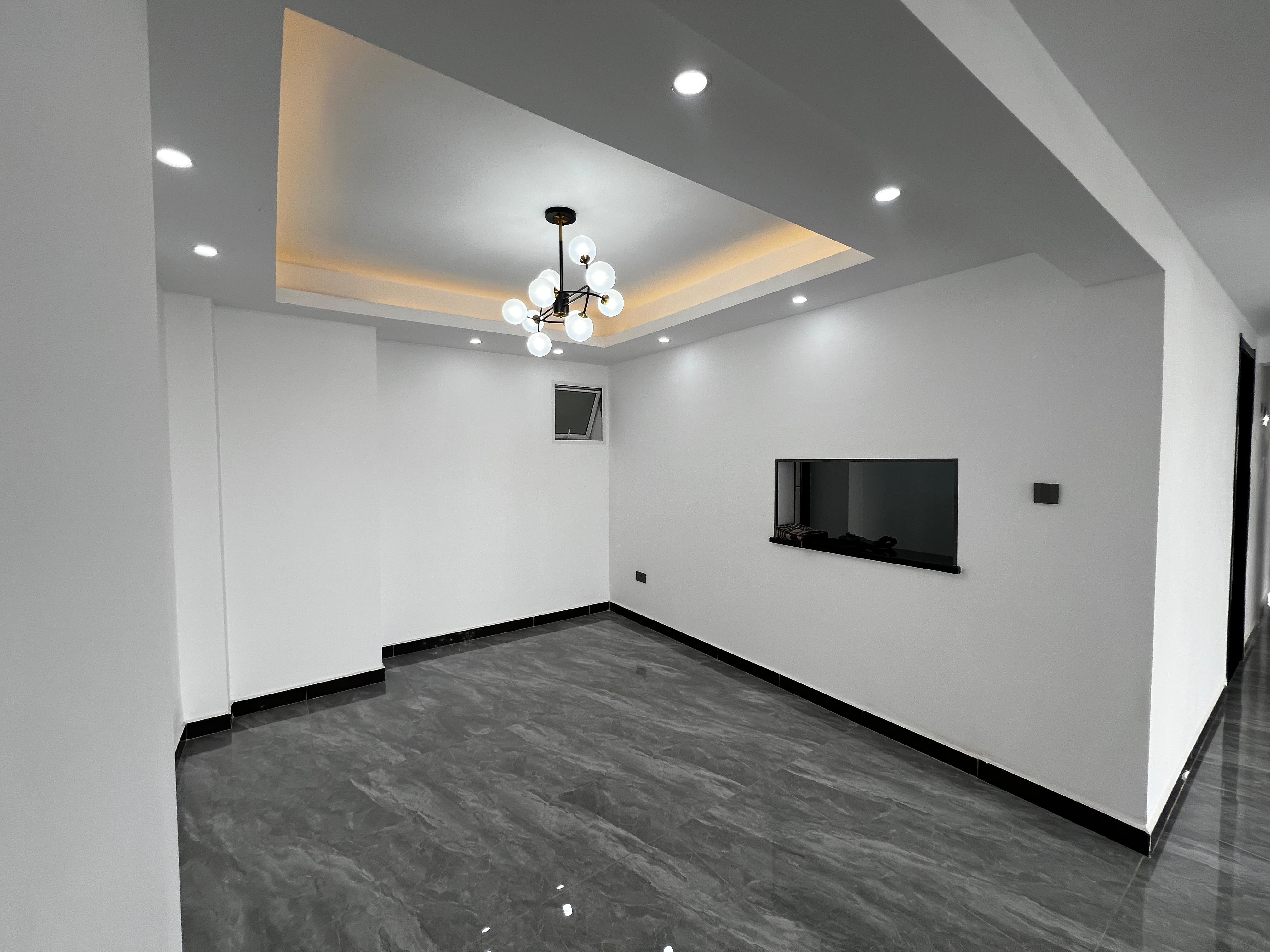 4 bedroom plus sq apartment