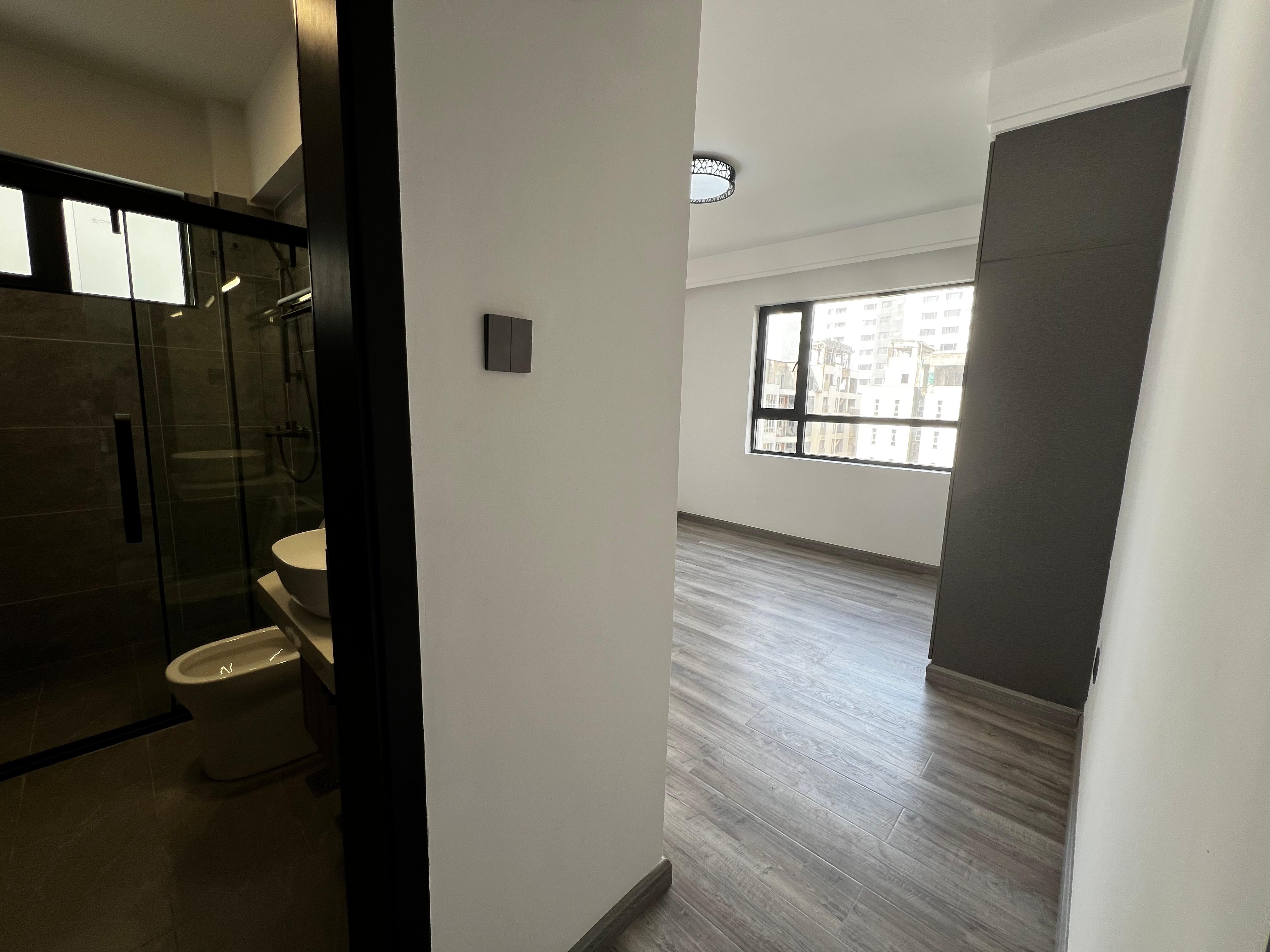4 bedroom plus sq apartment