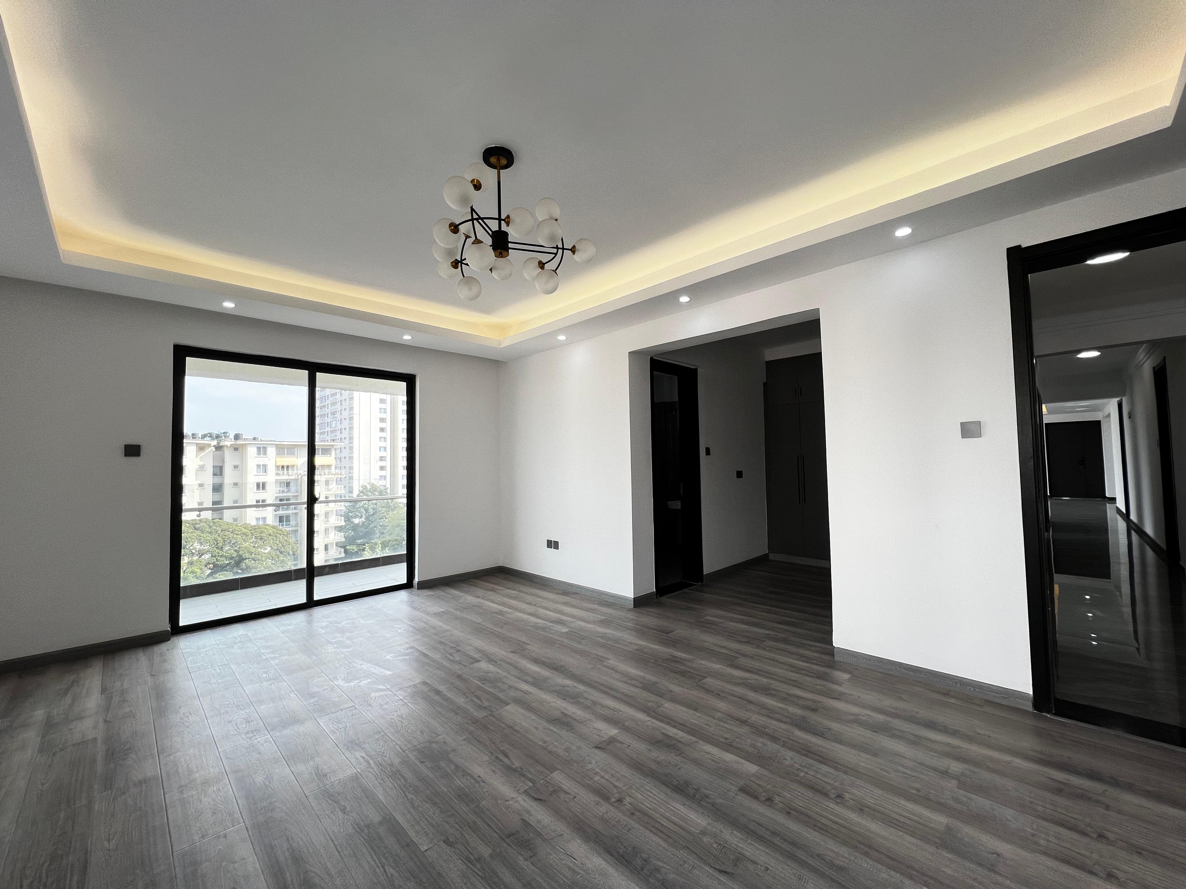 4 bedroom plus sq apartment