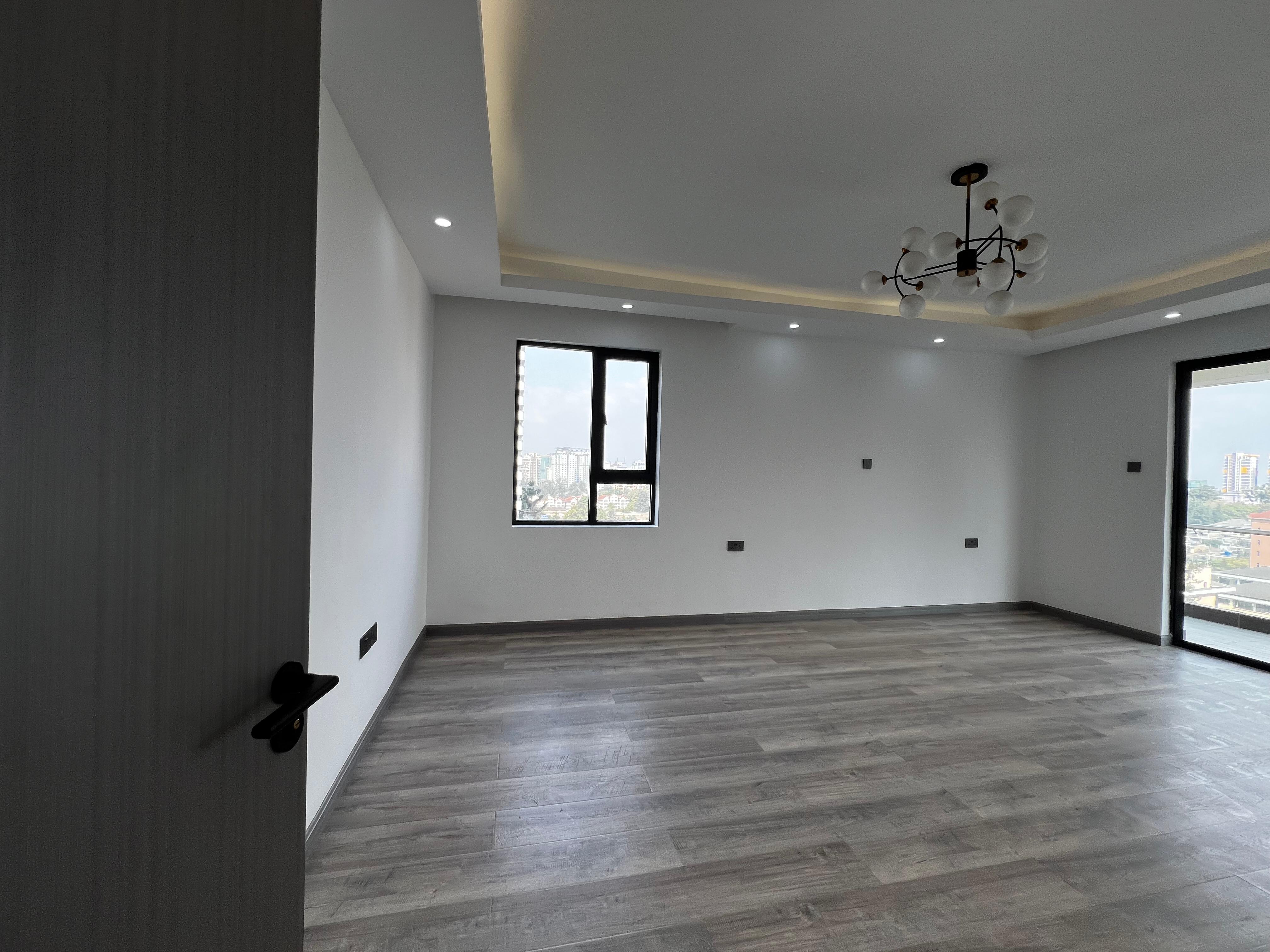 4 bedroom plus sq apartment