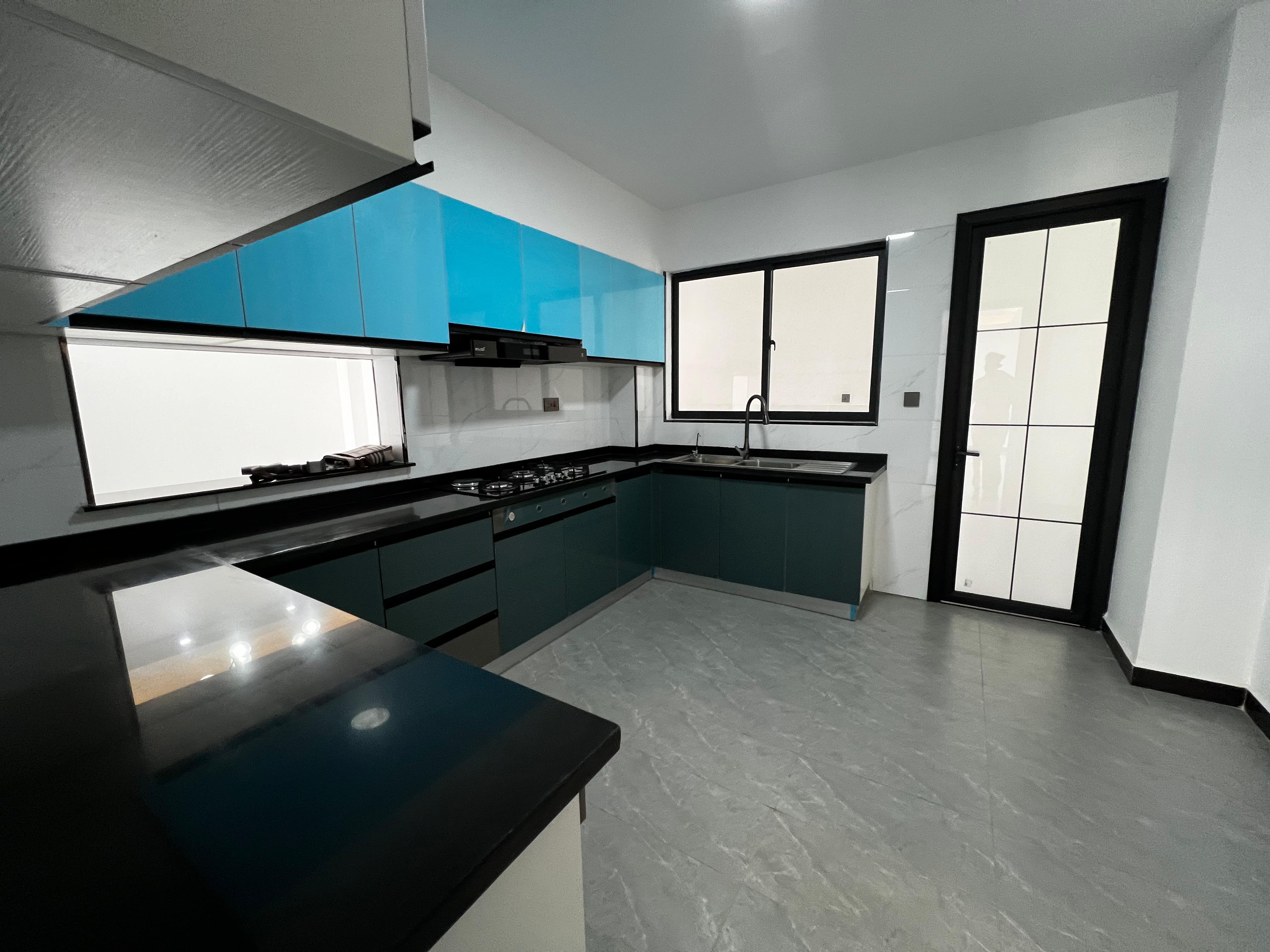 5 bedroom plus sq apartment in Lavington