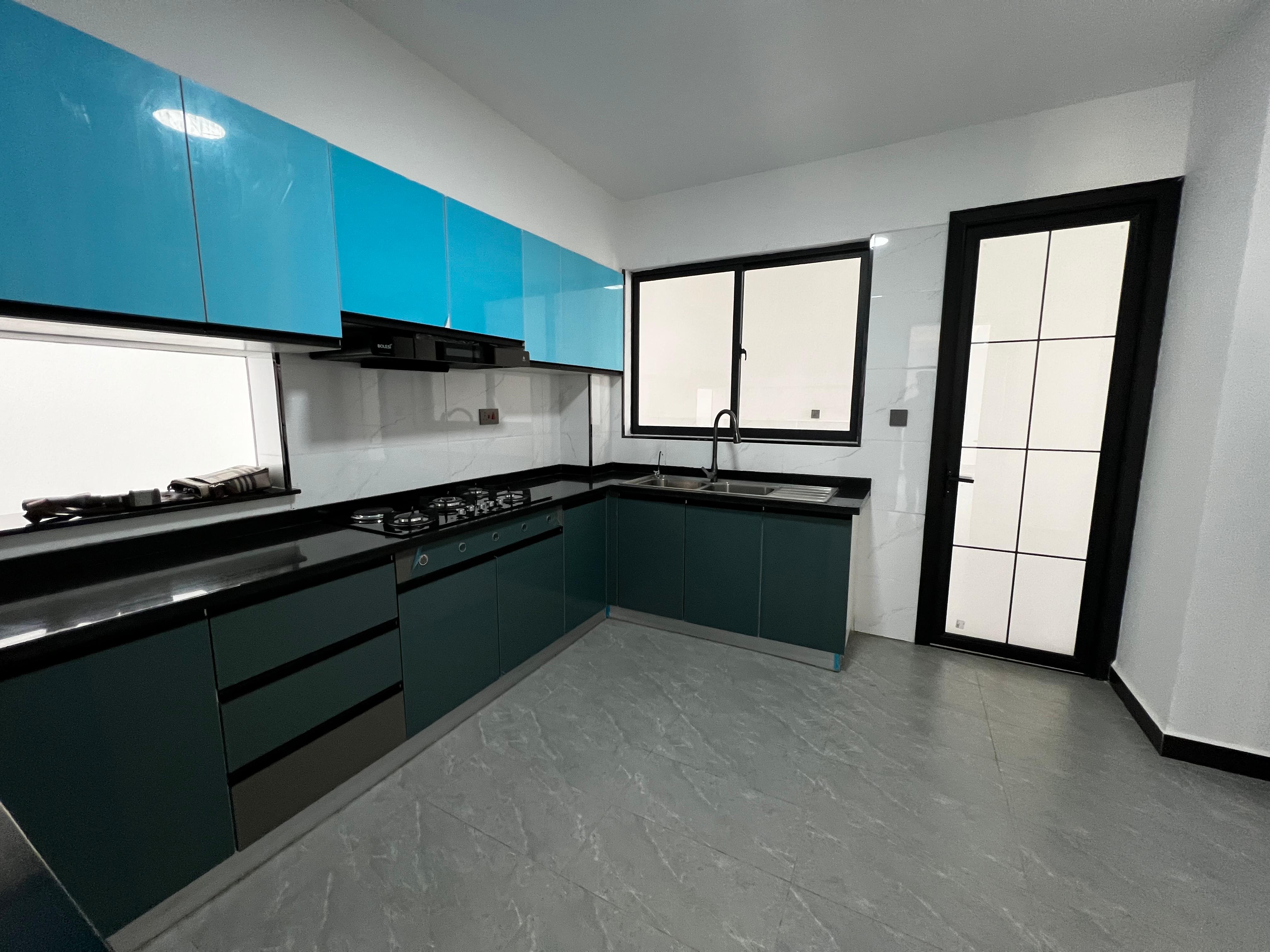 5 bedroom plus sq apartment in Lavington