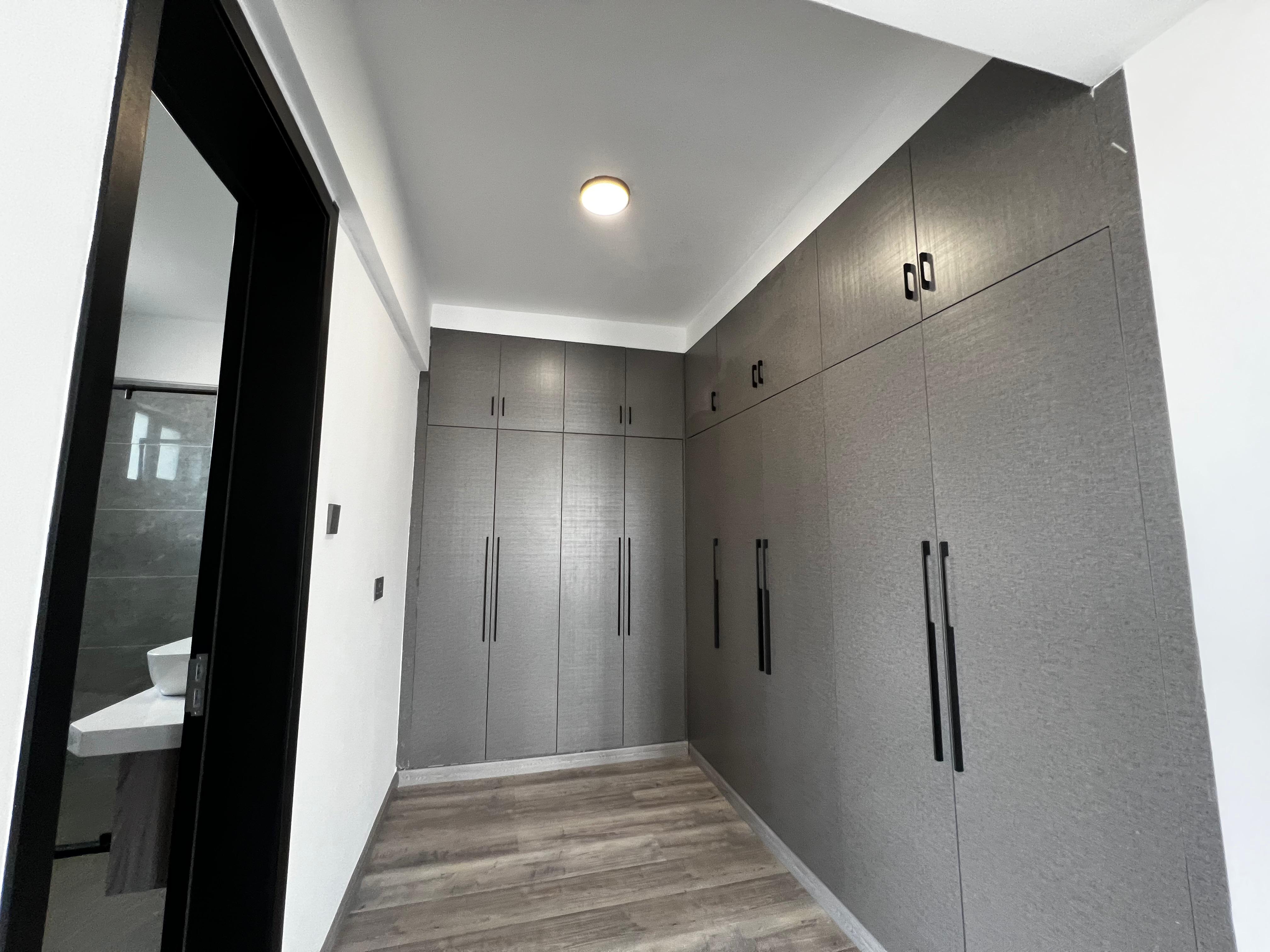 5 bedroom plus sq apartment in Lavington