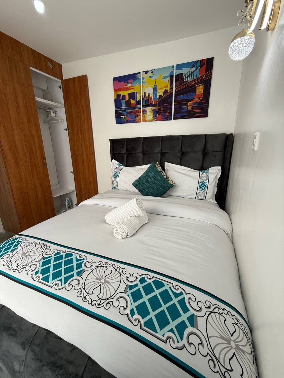 1 bedroom Airbnb available in Royambu