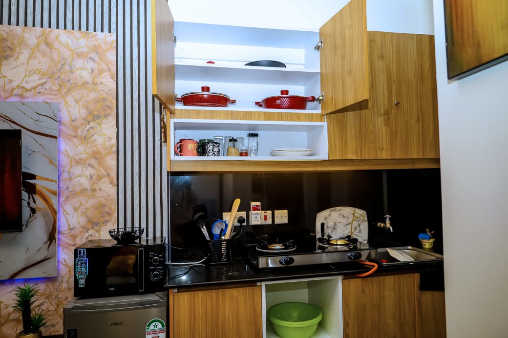 studio airbnb available in Roysambu