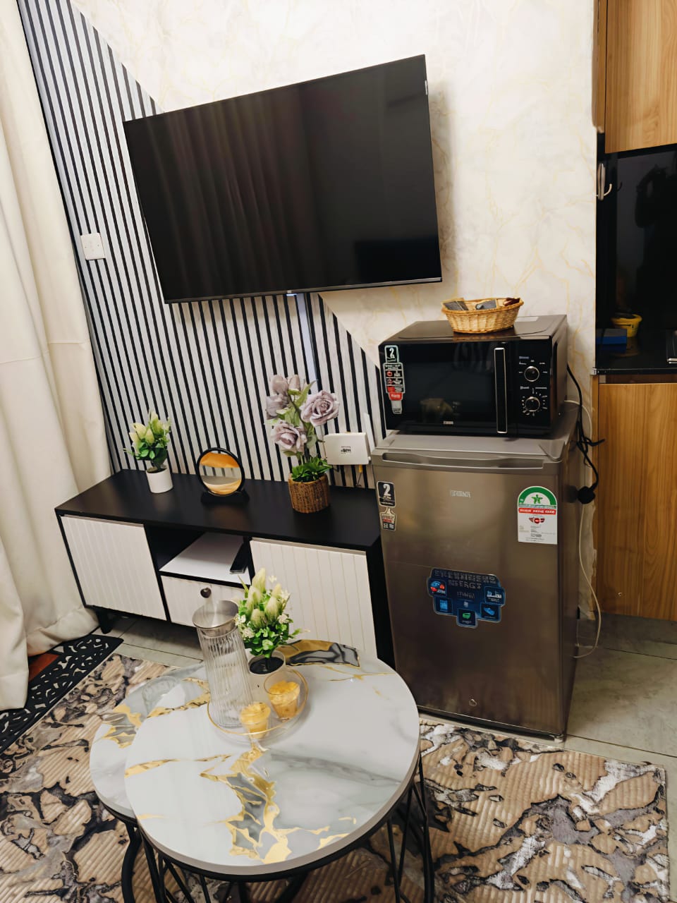 studio Airbnb available in Roysambu