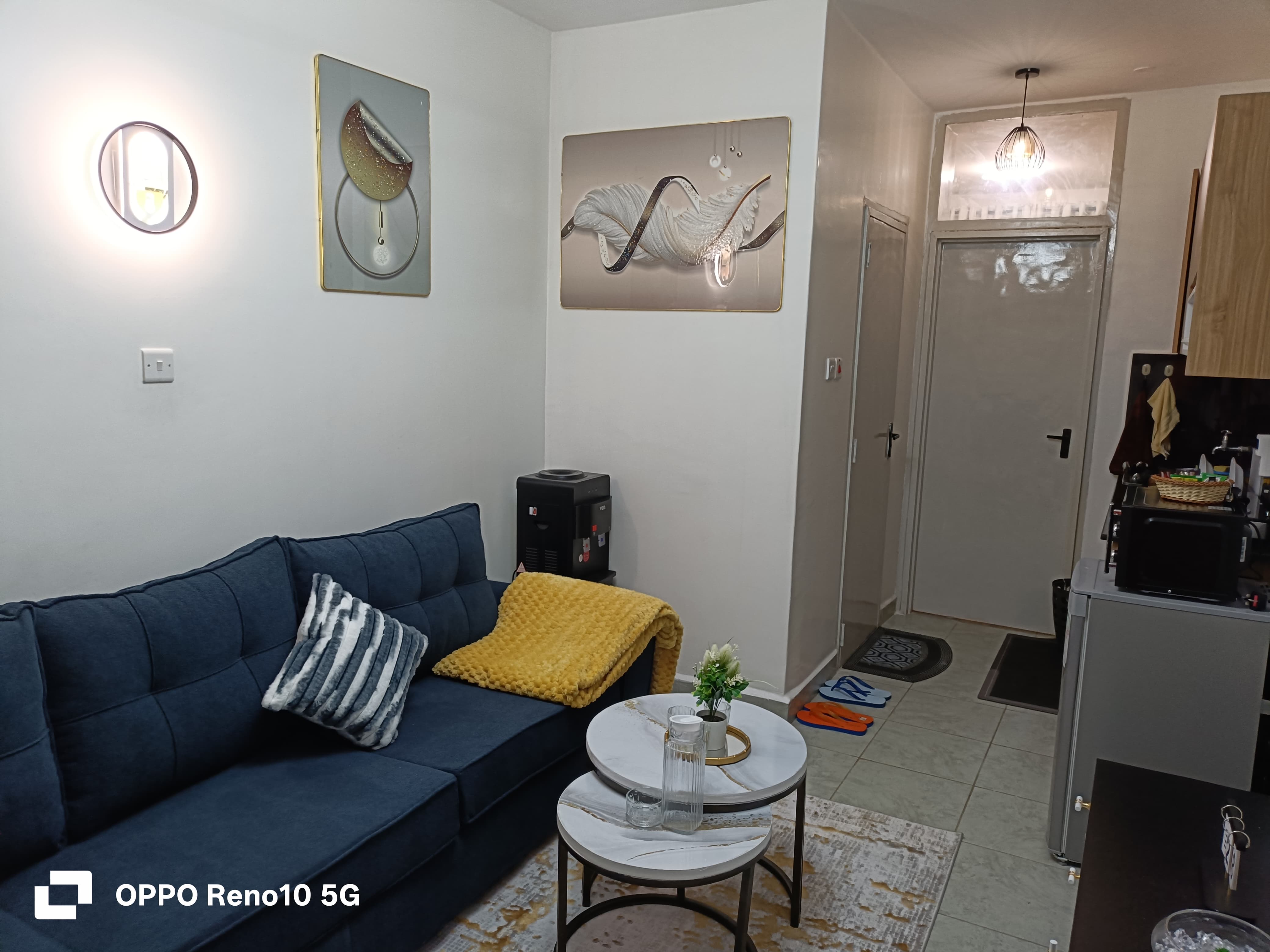 1-bedroom Airbnb available in Roysambu