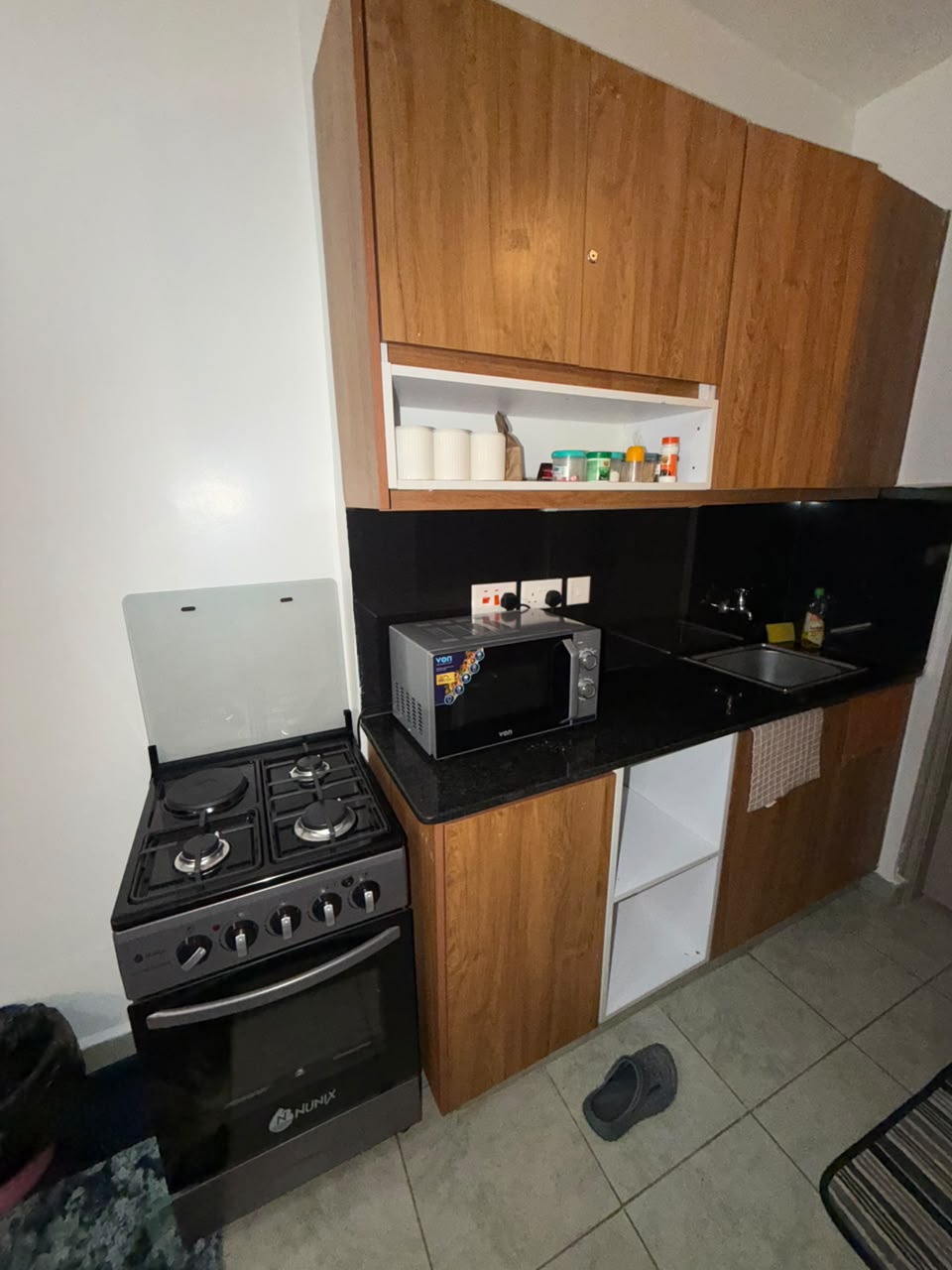 1-bedroom Airbnb available in  Roysambu