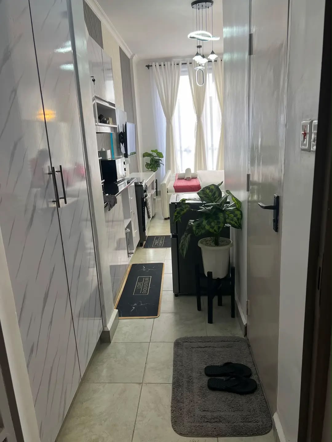 studio airbnb available in Roysambu