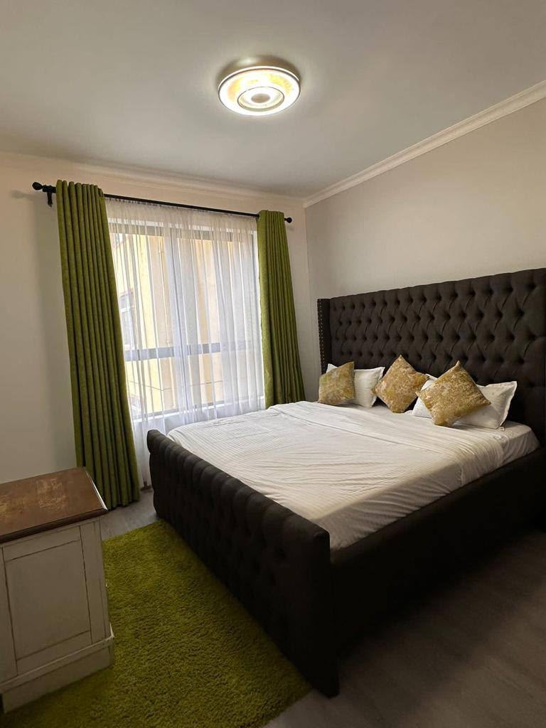 4 bedroom Airbnb in lavingtone